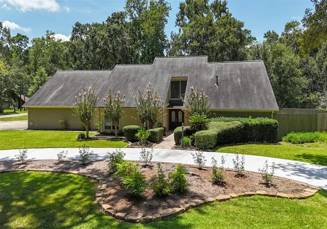 Photo 3 of Single family home for sale at 1630 Cypress Ln, Kingwood, TX 77339 | MLS# 6318297 | Listing updated on 2026-09-17