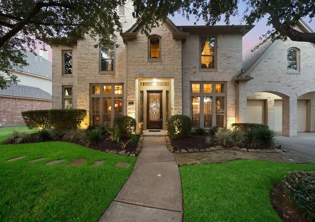 Photo 3 of Single family home for sale at 1020 Broad Bay Ln, League City, TX 77573 | MLS# 38873030 | Listing updated on 2026-08-30