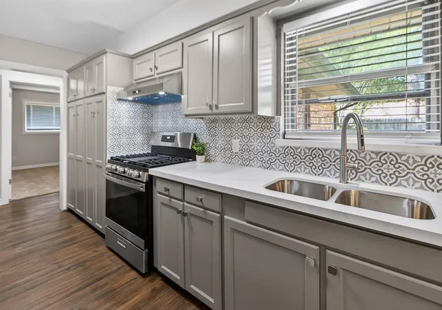 Photo 1 of Single family home for sale at 2027 Ottawa Ln, Houston, TX 77043 | MLS# 13514715 | Listing updated on 2026-09-20