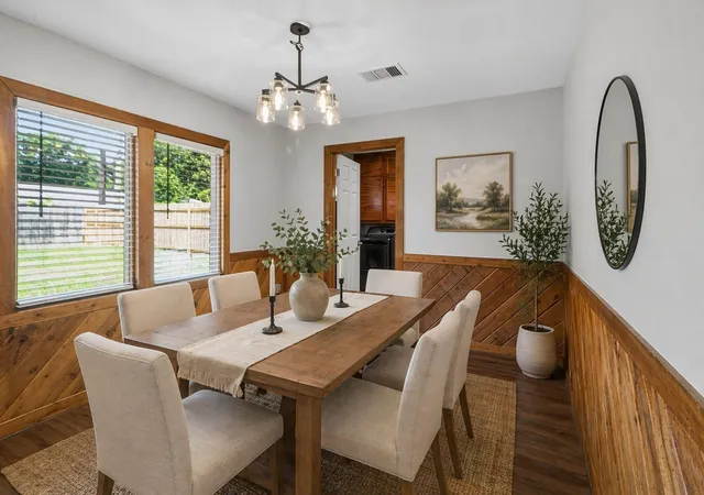 Photo 2 of Single family home for sale at 2027 Ottawa Ln, Houston, TX 77043 | MLS# 13514715 | Listing updated on 2026-09-20