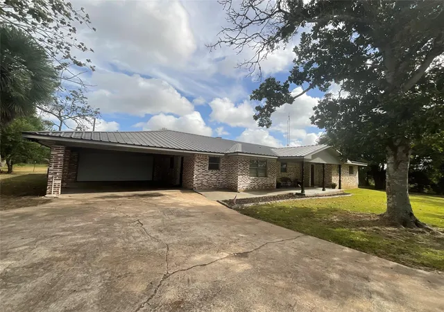 3rd image of 1672 Fm 318, Hallettsville, TX 77964 | MLS# 24761109