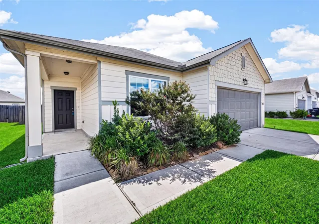 3rd image of 980 Blue Beech Ln, Brookshire, TX 77423 | MLS# 59713559