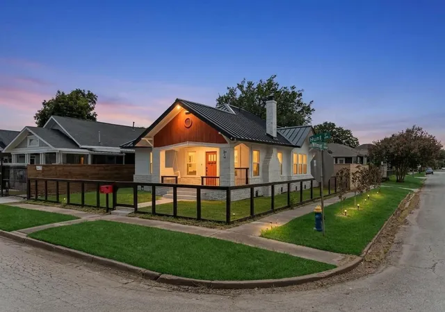 Photo 1 of Single family home for sale at 402 Hunt St, Houston, TX 77003 | MLS# 7752430 | Listing updated on 2026-08-13