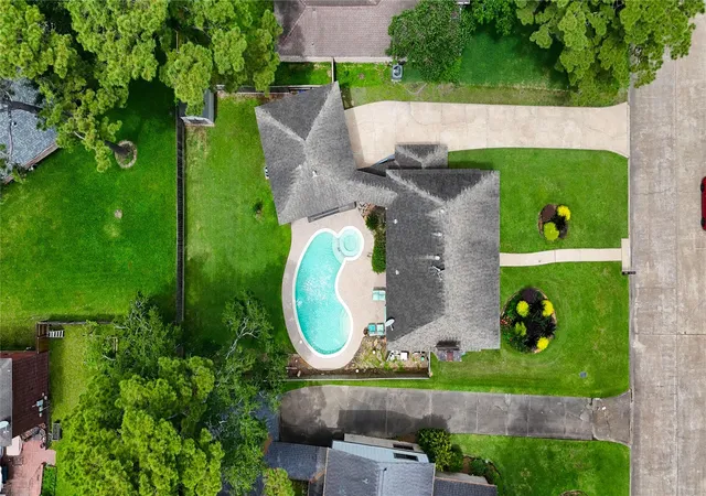 2nd image of 1843 Spruce Knob Dr, Kingwood, TX 77339 | MLS# 82947597