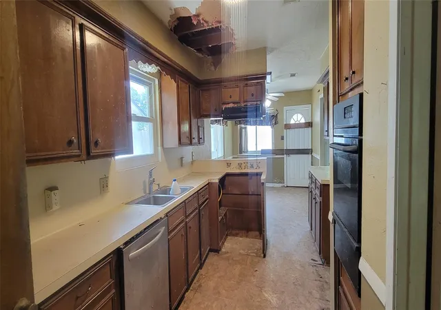 Photo 3 of Single family home for sale at 23022 Earlmist Dr, Spring, TX 77373 | MLS# 37442433 | Listing updated on 2026-09-09