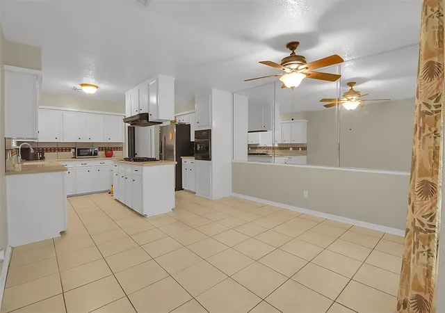 Photo 4 of Single family home for sale at 4205 Lariat Dr, Baytown, TX 77521 | MLS# 22750937 | Listing updated on 2026-09-07