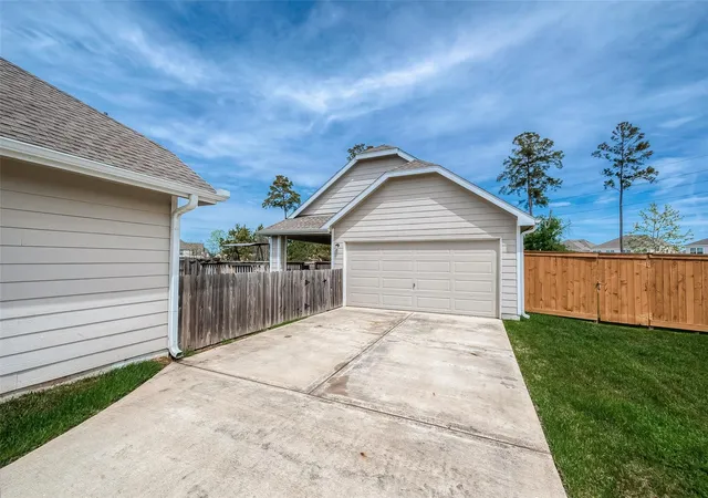 Photo 3 of Single family home for sale at 15726 Crosby Hall Dr, Humble, TX 77346 | MLS# 18840934 | Listing updated on 2026-08-29