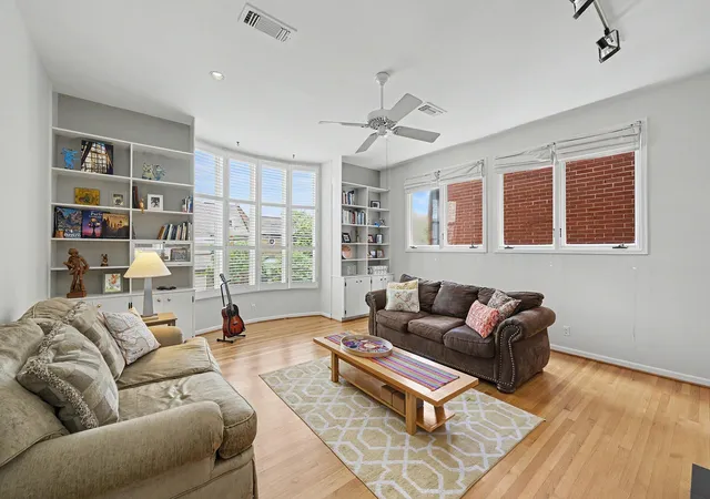 5th image of 3612 Mulberry St, Houston, TX 77006 | MLS# 52977928