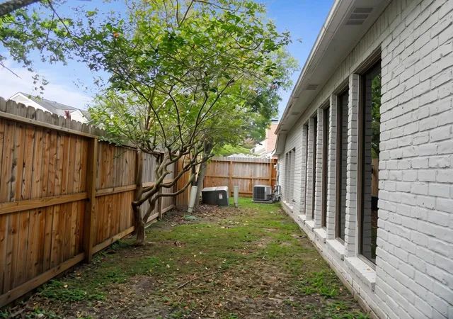 27th image of 12107 Carriage Hill Dr, Houston, TX 77077 | MLS# 49035019