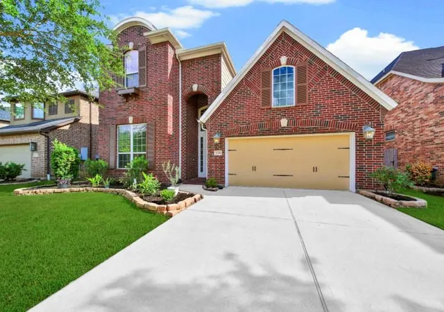 Photo 2 of Sale Pending at 6718 Sotoria Ln, Sugar Land, TX 77479 | MLS# 62904197 | Listing updated on 2026-10-02