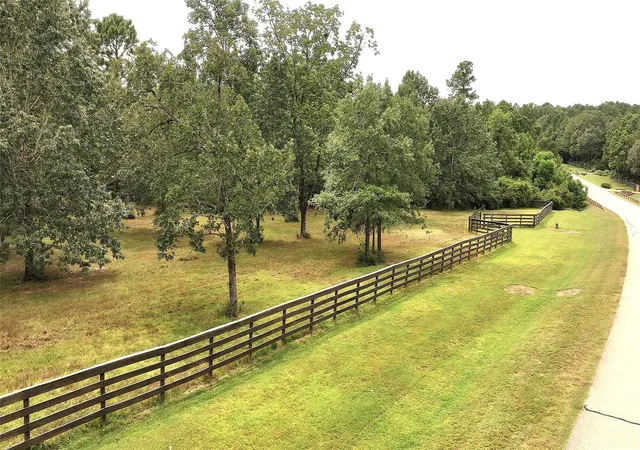 Photo 2 of Sale Pending at 26161 Crown Ranch Blvd, Montgomery, TX 77316 | MLS# 56148048 | Listing updated on 2026-09-06