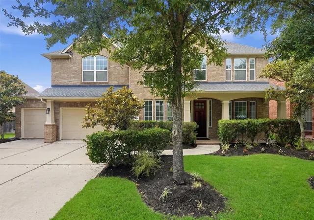 Photo 3 of Sale Pending at 13919 Alex Landing Dr, Humble, TX 77396 | MLS# 55349579 | Listing updated on 2026-09-04