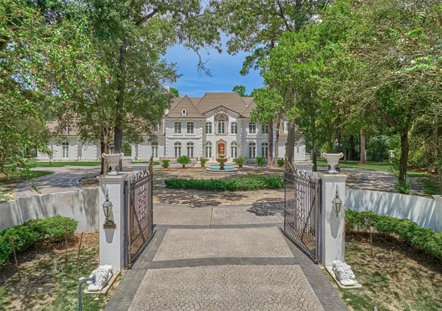 2nd image of 206 N Tranquil Path, The Woodlands, TX 77380 | MLS# 31276764