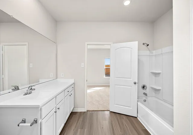5th image of 6406 Autumn Equinox Dr, Houston, TX 77048 | MLS# 35642840
