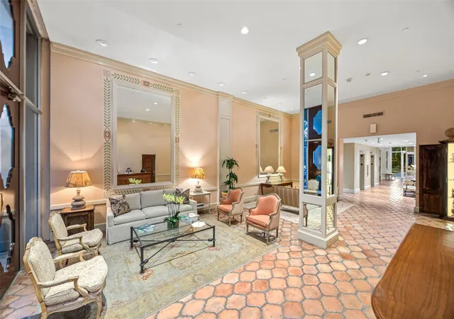 3rd image of 3711 San Felipe St #LL1, Houston, TX 77027 | MLS# 79312106