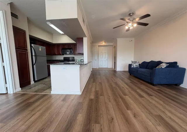 5th image of 7575 Kirby Dr #1209, Houston, TX 77030 | MLS# 36223252