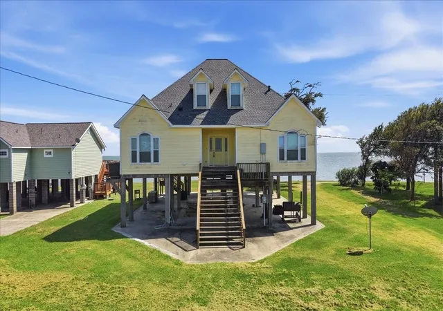 Photo 3 of Single family home for sale at 207 Heartfield Ln, Anahuac, TX 77514 | MLS# 44784147 | Listing updated on 2026-08-15