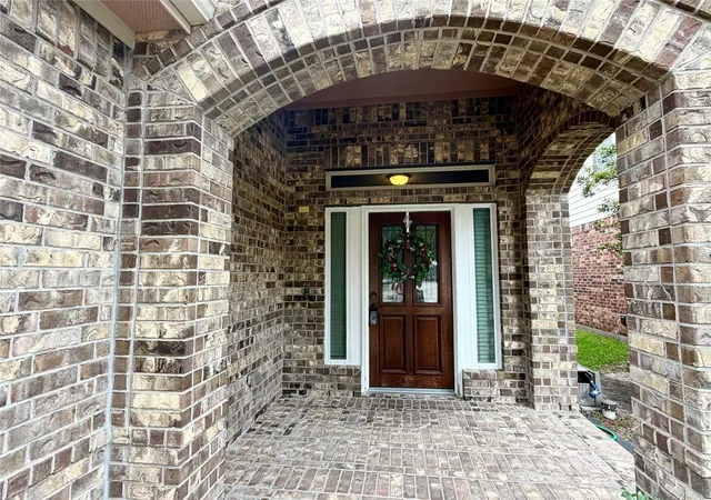 Photo 2 of Single family home for sale at 8121 E Pine Crk Bnd, Cypress, TX 77433 | MLS# 72975270 | Listing updated on 2026-08-11
