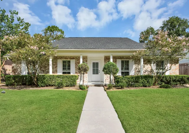 3rd image of 12026 Sugar Springs Dr, Houston, TX 77077 | MLS# 23695103