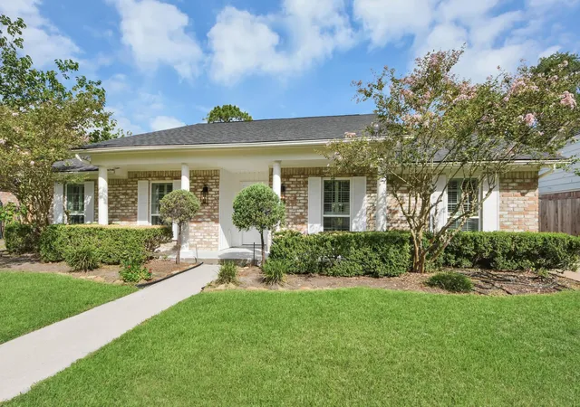 5th image of 12026 Sugar Springs Dr, Houston, TX 77077 | MLS# 23695103