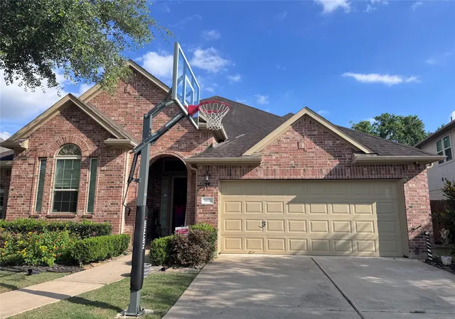 2nd image of 5811 Caper Shores Ln, Sugar Land, TX 77479 | MLS# 38075328