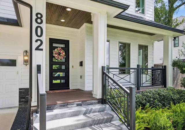 3rd image of 802 W 30Th St, Houston, TX 77018 | MLS# 51779945