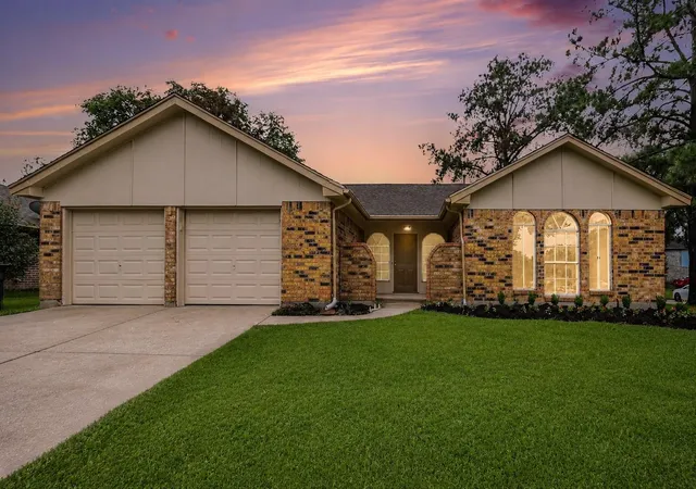 1st image of 3810 Clover Dr, Alvin, TX 77511 | MLS# 80950693
