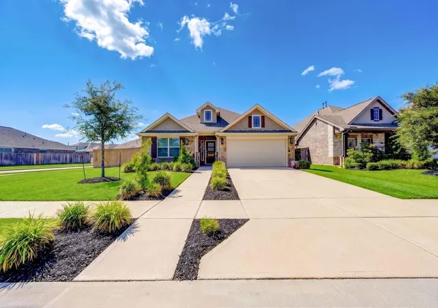 Photo 3 of Sale Pending at 8803 Oak Springs Dr, Missouri City, TX 77459 | MLS# 46058008 | Listing updated on 2026-10-05