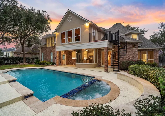 Photo 3 of Single family home for sale at 7322 Greatwood Lake Dr, Sugar Land, TX 77479 | MLS# 62463993 | Listing updated on 2026-09-01