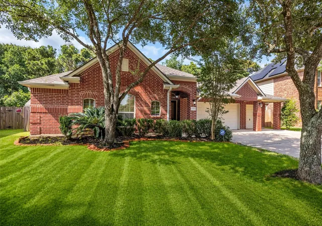 2nd image of 12807 Winding Manor Dr, Houston, TX 77044 | MLS# 80337016