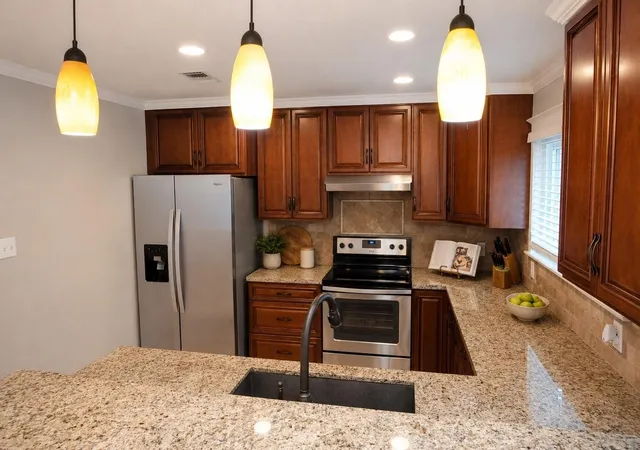 Photo 2 of Single family home for sale at 11 Hickory Oak Dr, Spring, TX 77381 | MLS# 14948865 | Listing updated on 2026-08-12