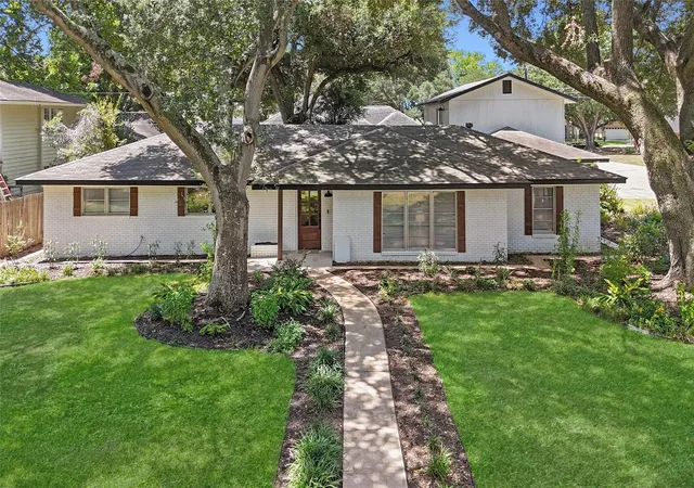 Photo 3 of Single family home for sale at 1409 Kathy Ave, Sealy, TX 77474 | MLS# 30039558 | Listing updated on 2026-09-12