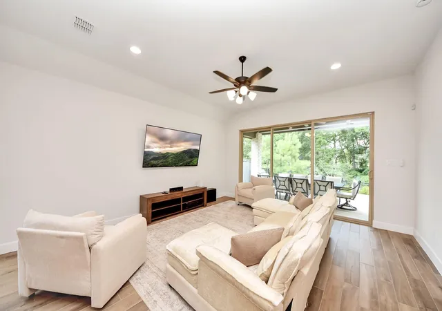 Photo 3 of Single family home for sale at 111 Harlequin Duck Ct, Magnolia, TX 77354 | MLS# 59675326 | Listing updated on 2026-09-19