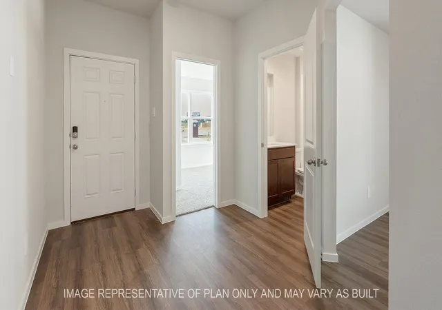 2nd image of 1011 Legrand St, Brenham, TX 77833 | MLS# 2041940