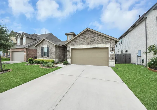 1st image of 1859 Beau Banks Wy, Alvin, TX 77511 | MLS# 76826925