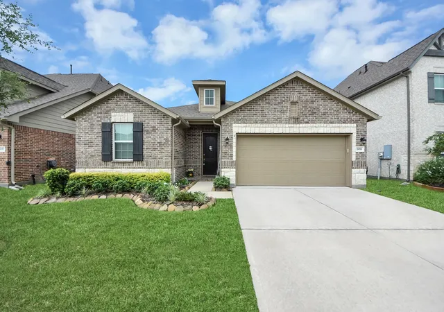 3rd image of 1859 Beau Banks Wy, Alvin, TX 77511 | MLS# 76826925