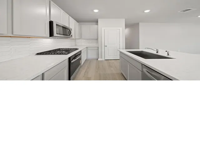 Photo 4 of Single family home for sale at 2918 Rockwood Dr, Rosharon, TX 77583 | MLS# 67553949 | Listing updated on 2026-09-09