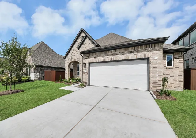 2nd image of 9438 Chateau Hill Dr, Manvel, TX 77578 | MLS# 80641965