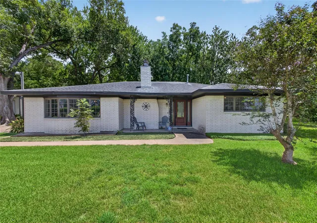 Photo 4 of Single family home for sale at 12803 Fairlane Dr, Pearland, TX 77581 | MLS# 33790926 | Listing updated on 2026-08-13