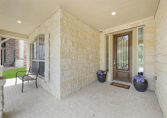 Photo 4 of Single family home for sale at 18810 Luby Crk Dr, Cypress, TX 77433 | MLS# 25563809 | Listing updated on 2026-09-04