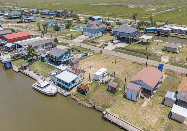 3rd image of 1090 County Road 209, Bay City, TX 77414 | MLS# 39808801