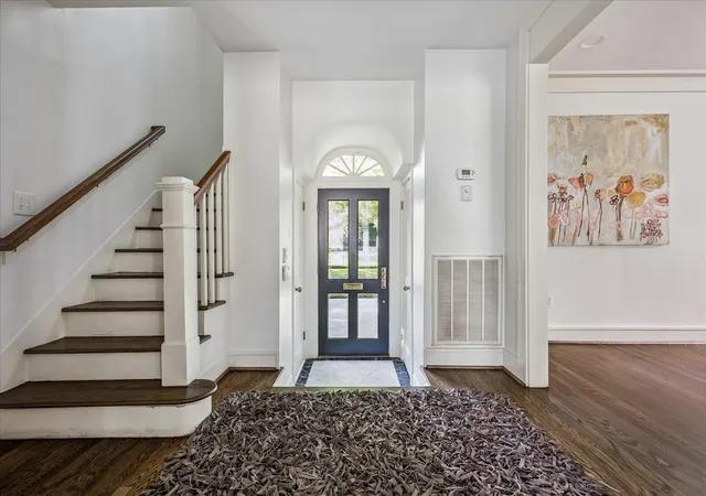 Photo 2 of Single family home for sale at 2121 Bolsover St, Houston, TX 77005 | MLS# 4183486 | Listing updated on 2026-09-16