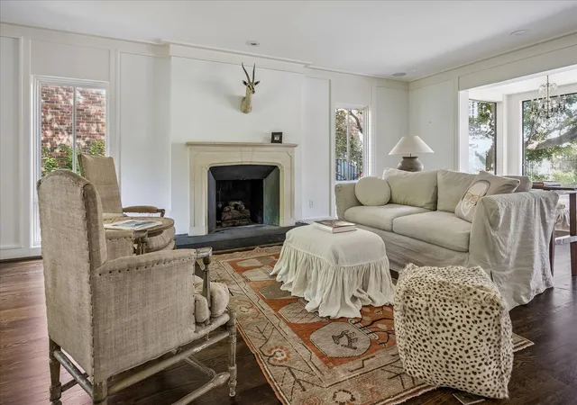 Photo 3 of Single family home for sale at 2121 Bolsover St, Houston, TX 77005 | MLS# 4183486 | Listing updated on 2026-09-16