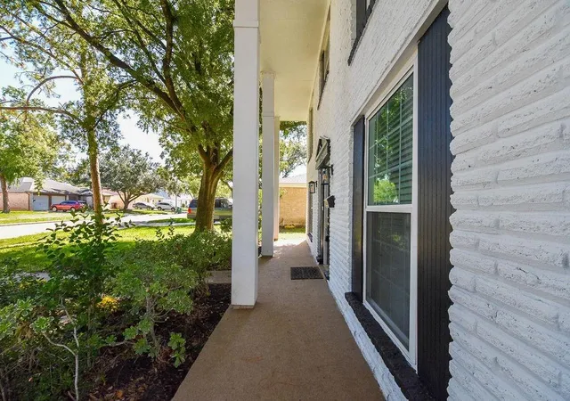 Photo 3 of Single family home for sale at 10910 Sagevale Ln, Houston, TX 77089 | MLS# 93284529 | Listing updated on 2026-08-16