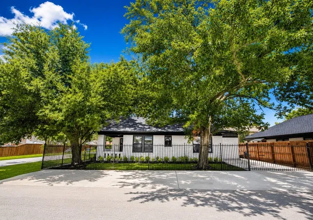 1st image of 2602 Atlantic St, Houston, TX 77009 | MLS# 68882003