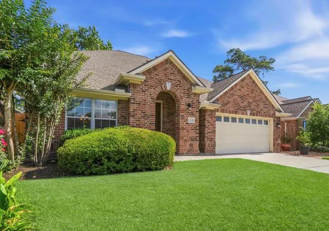 Photo 2 of Single family home for sale at 15210 Scenic Forest Dr, Conroe, TX 77384 | MLS# 15415220 | Listing updated on 2026-08-15