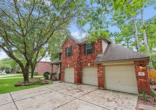 Photo 2 of Single family home for sale at 83 E Whistlers Bnd Cir, Conroe, TX 77384 | MLS# 58412170 | Listing updated on 2026-09-03