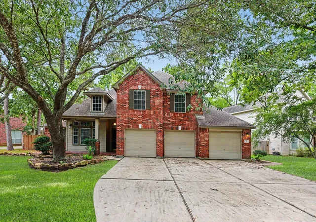 Photo 2 of Single family home for sale at 83 E Whistlers Bnd Cir, Conroe, TX 77384 | MLS# 58412170 | Listing updated on 2026-09-03