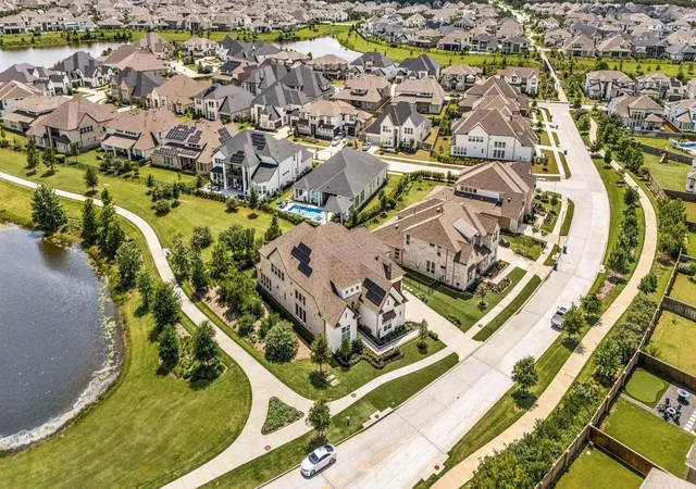 Photo 3 of Single family home for sale at 21315 Crescent Winged Dr, Cypress, TX 77433 | MLS# 31569610 | Listing updated on 2026-09-13