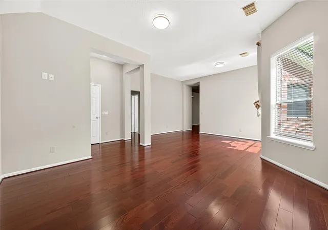 Photo 4 of Single family home for sale at 9846 N Villa Dr, Houston, TX 77064 | MLS# 59253991 | Listing updated on 2026-09-14